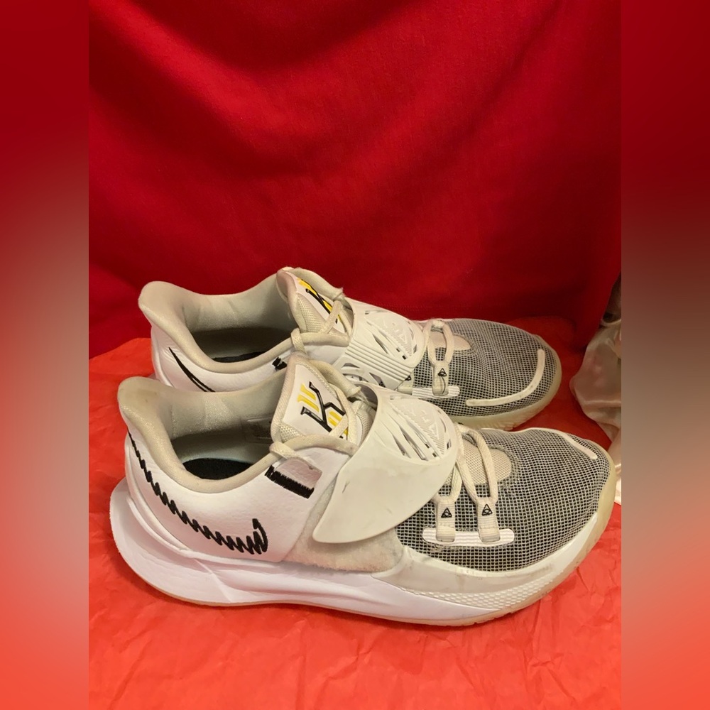 NIKE - Picture 5 of 8